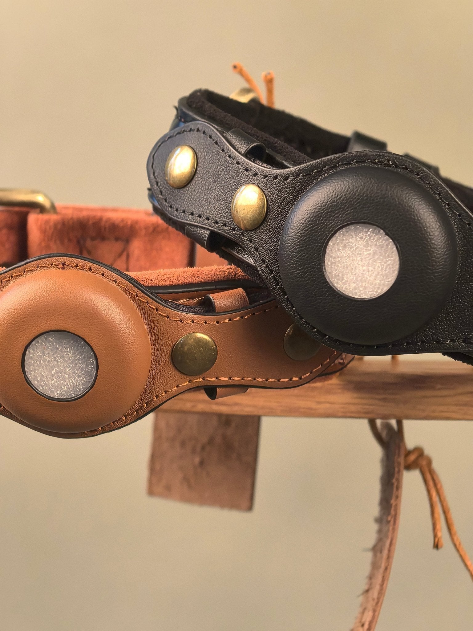 CUSTODIA AirTag COLLAR - JET BLACK - PetLiveliest - PetLiveliest